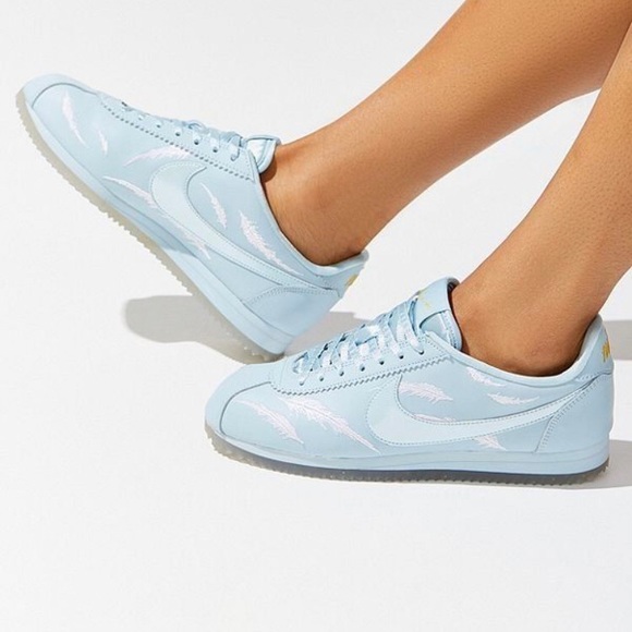 nike cortez size 9.5